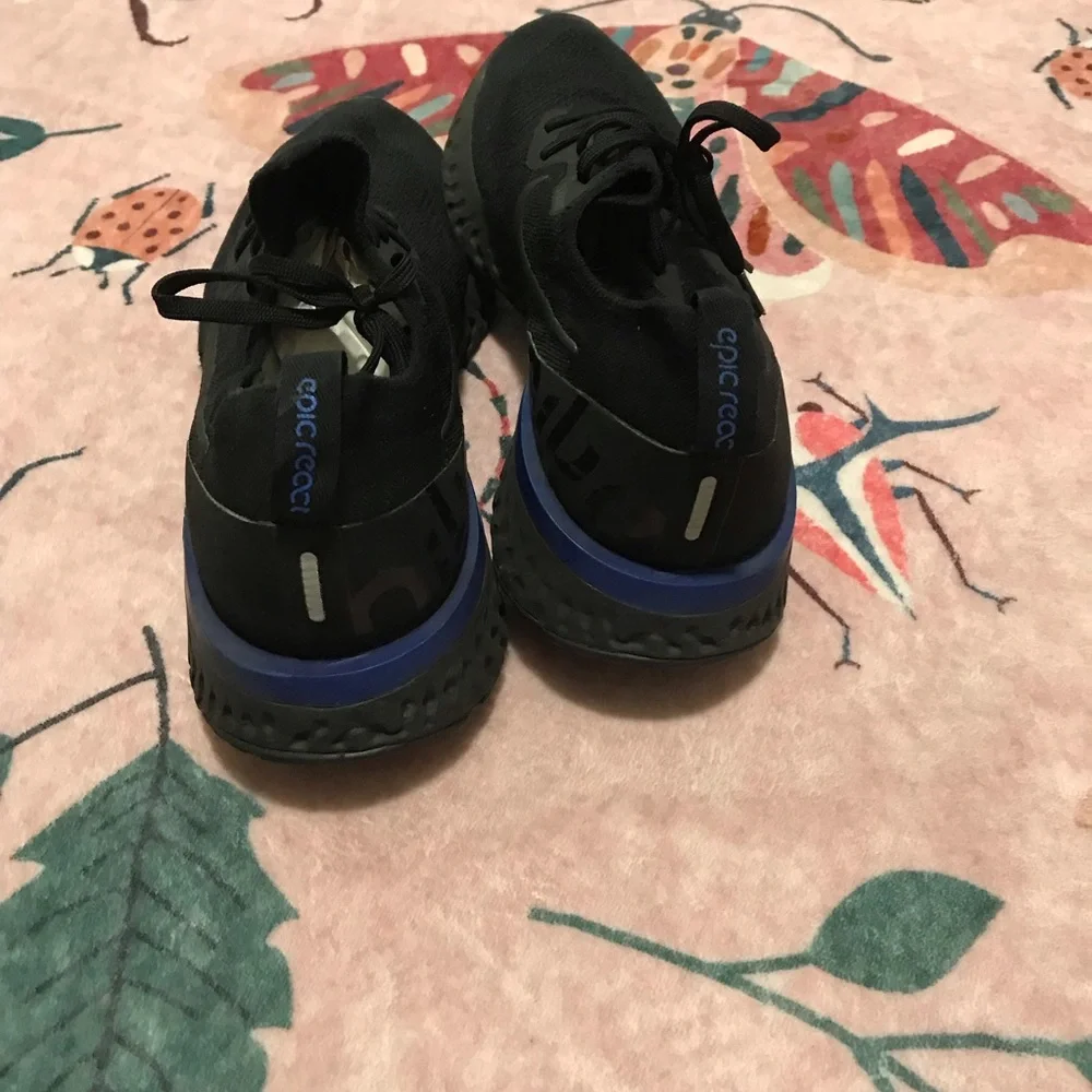 Nike Epic react, black and blue flying at sneakers size 11 1/2